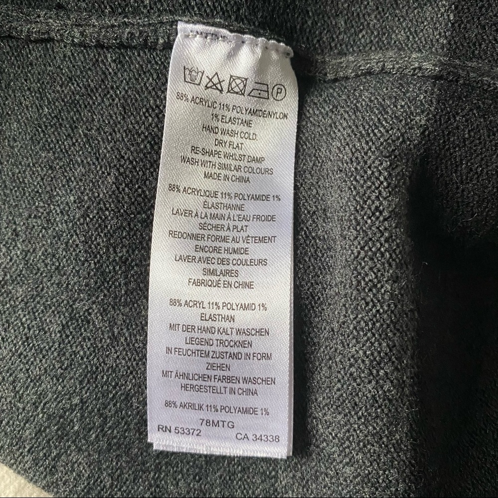 Color Block Sweater - Picture 4 of 4